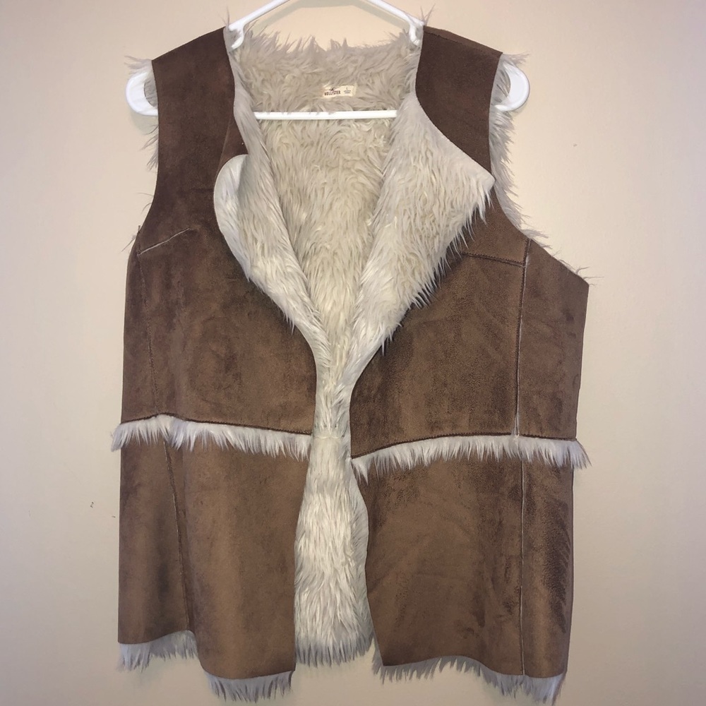 Hollister Faux Suede and Fur Lined Vest - Picture 3 of 10